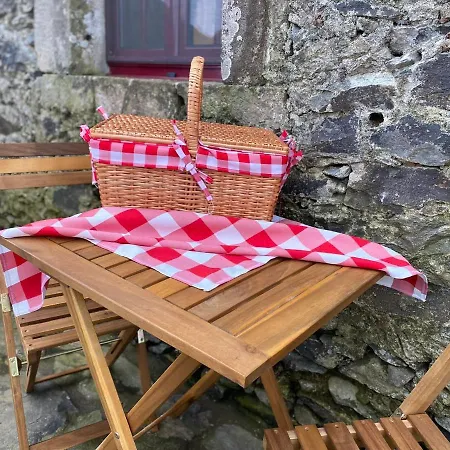 Palheiro Da Moenda * Lajes das Flores