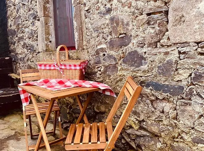 Palheiro Da Moenda * Lajes das Flores